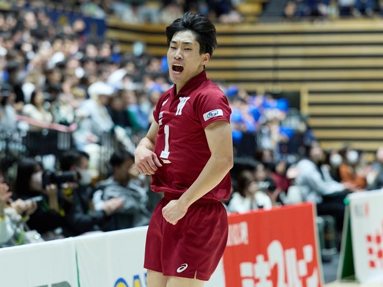バレー - 早稲田大・前田凌吾「自分で解決」から「助けてくれてる」へ