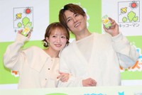 杉浦太陽（右）と辻希美＝2026年