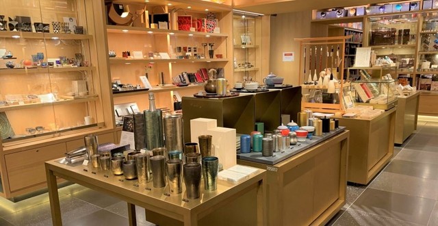 銀座 蔦屋書店の文具・雑貨売り場（カルチュア・コンビニエンス・クラブ提供）