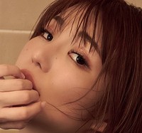 ENA（CYBERJAPAN DANCERS）（撮影：土山大輔（TRON）　ヘアメイク：川畑春菜　スタイリング：米丸友子）