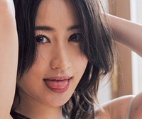 寒川綾奈（撮影／TOYO　ヘアメイク／米澤和彦　スタイリング／毛塚由恵）
