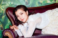 福田麻貴デジタル写真集「Radiant Beauty」（主婦と生活社）より