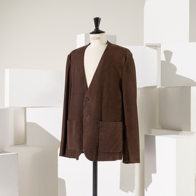 イタリアメイドのスエードでリラックス＆ラグジュアリー<br>この春、手に入れたい旬のノーカラージャケット【クアトロッキ】