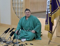 優勝の喜びを語る大の里＝二所ノ関部屋