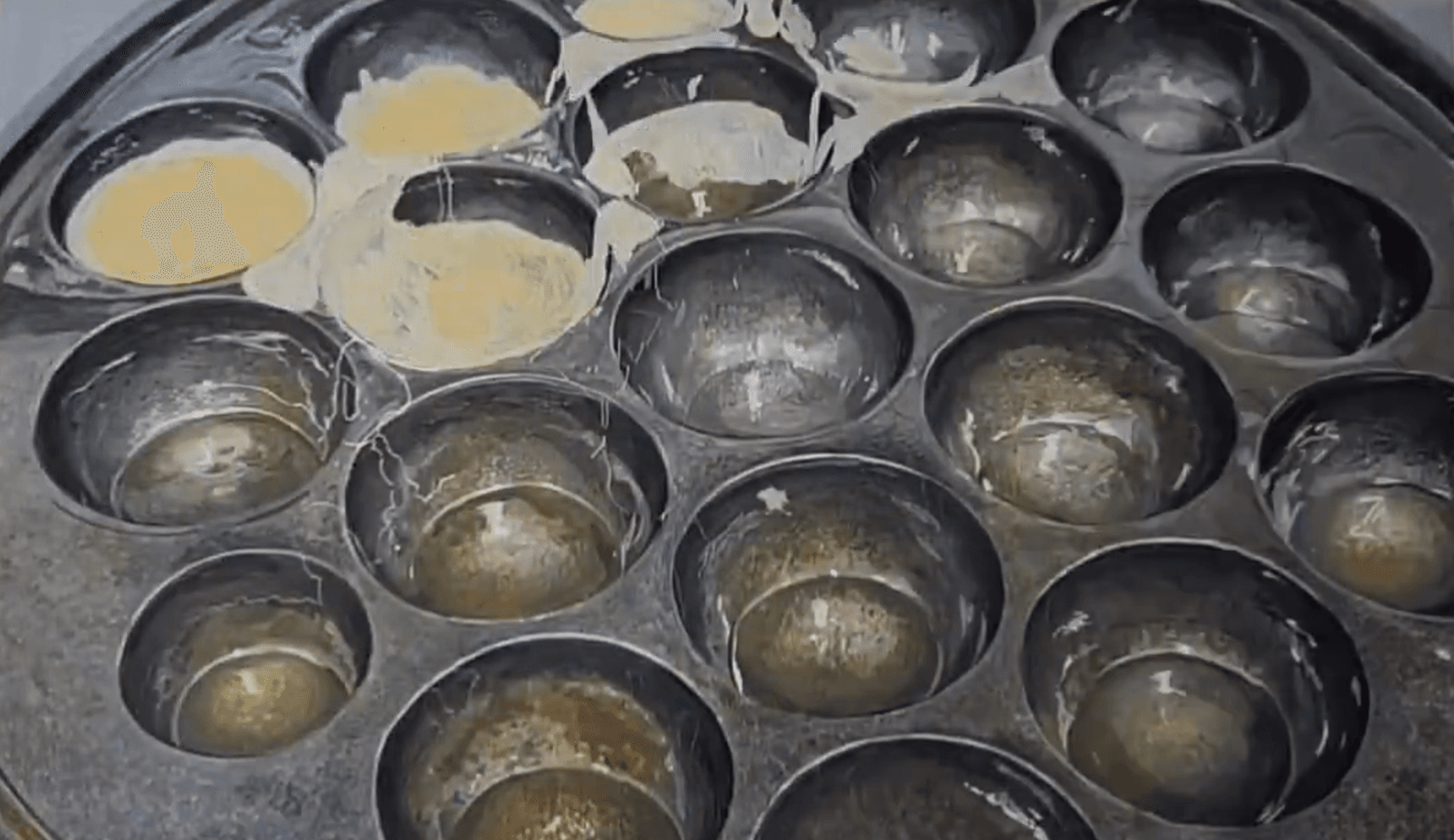 油の量で美味しいたこ焼きであることが分かる