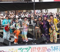 （左から）ジュースごくごく倶楽部のロングコートダディ・堂前、ムームー大陸・山﨑おしるこ、マユリカ・阪本、シカゴ実業・山本プロ野球、滝音・さすけ、ニッポンの社長・辻