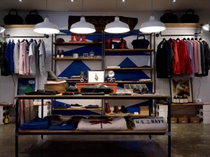 おしゃれする楽しさを教えてくれた、「推し」と同じような黒パーカー