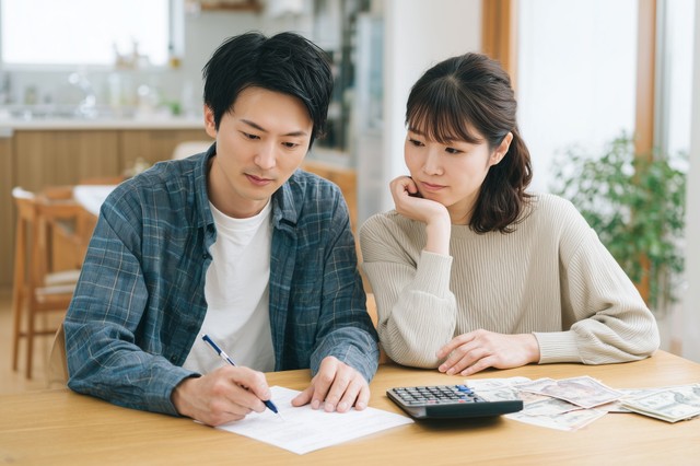 ローン返済しながら資産形成をしている割合は？　※AIによるイメージです（yapiko/stock.adobe.com）