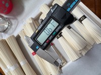 デジタルノギスで計測したところ高級なそうめんほど細い傾向にあることがわかった