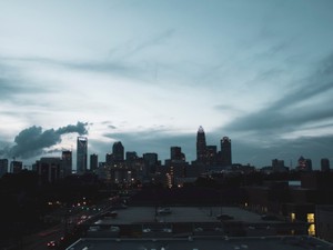 夢追い人は貧乏で当然？夢もお金もすり減らない場所を探して