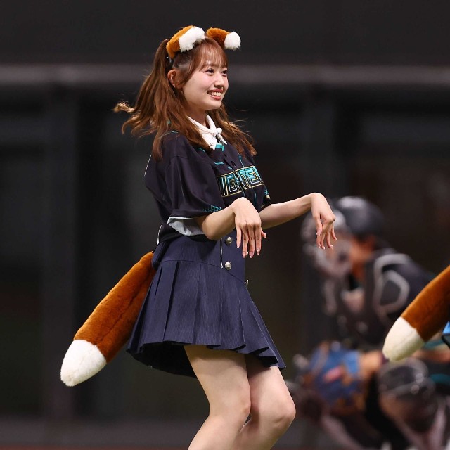 花田藍衣もノリノリ