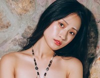 澄田綾乃さんの写真集「澄田綾乃写真集『花澄想』」