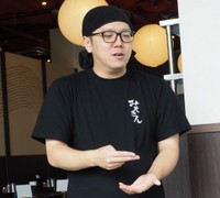 HIKAKIN
