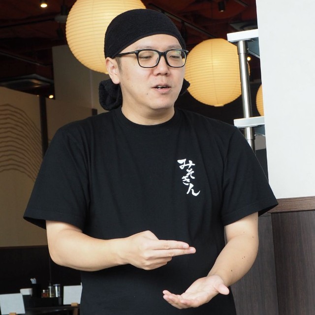 HIKAKIN