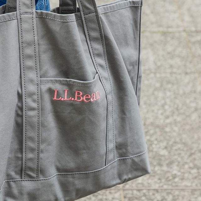 URBAN RESEARCH DOORSがL.L.Beanとコラボした「別注GROCERY TOTE」（提供）