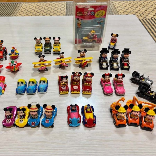 1970年代後半から1980年代前半に発売されたJapanトミカのコレクション／佃裕之さん（@cali4nia_express）提供