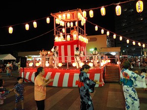 高齢化、増える外国人住民……伝統の夏祭り、継承に悩むマンモス団地