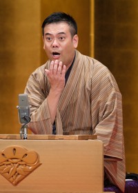 今回の東名阪ツアーで「ノンフィクション落語」最新作「華麗なる保護司さん」を初おろしする笑福亭鉄瓶　©︎松竹芸能