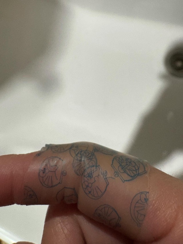 近づいて見るとドラえもん柄／現役保育ママ3939さん（@hoikumama_3939）提供