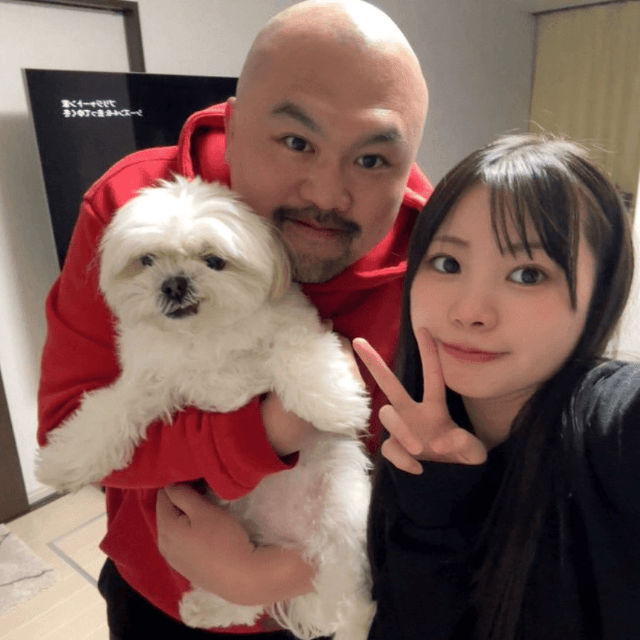 左から良ちゃん、嫁・早乙女ゆみの（鬼越トマホーク良ちゃん (@sakai026)さんのXより）