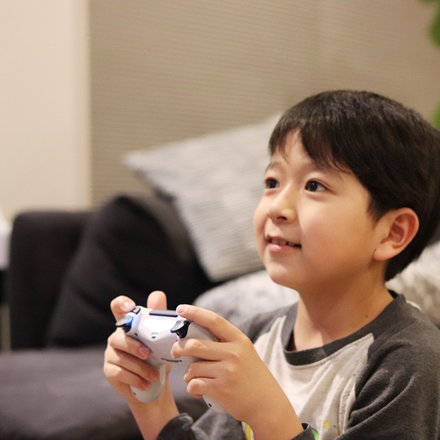 勉強したらゲームOK？それともゲームをしてから勉強？　※画像はイメージです（いるまむ/photoAC）