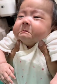 ゆあちゃんの目から大粒の涙が…！（提供：@yuaremudoublesさん）
