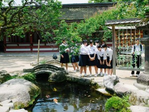 制服のスラックスを「男子の物でもいいのでください」と言っていたら