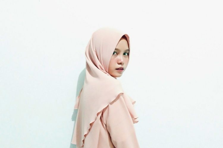 インドネシアの歌手でユーチューバーのレイニッチさん