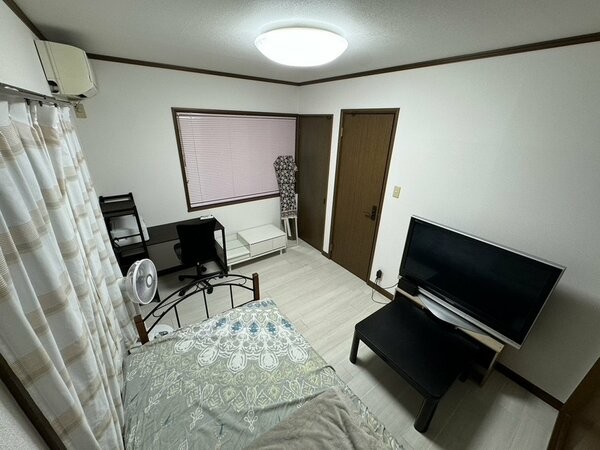 ＮＰＯ法人「寺子屋共育轍」が一軒家を借りて運営する「コドモアトリエ」。子どもらのケアや保護に使う