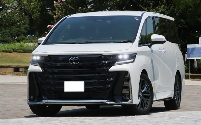 トヨタ ヴェルファイア（ガソリン車のWLTC燃費10.2～10.3km/L）（提供：norico by ガリバー）