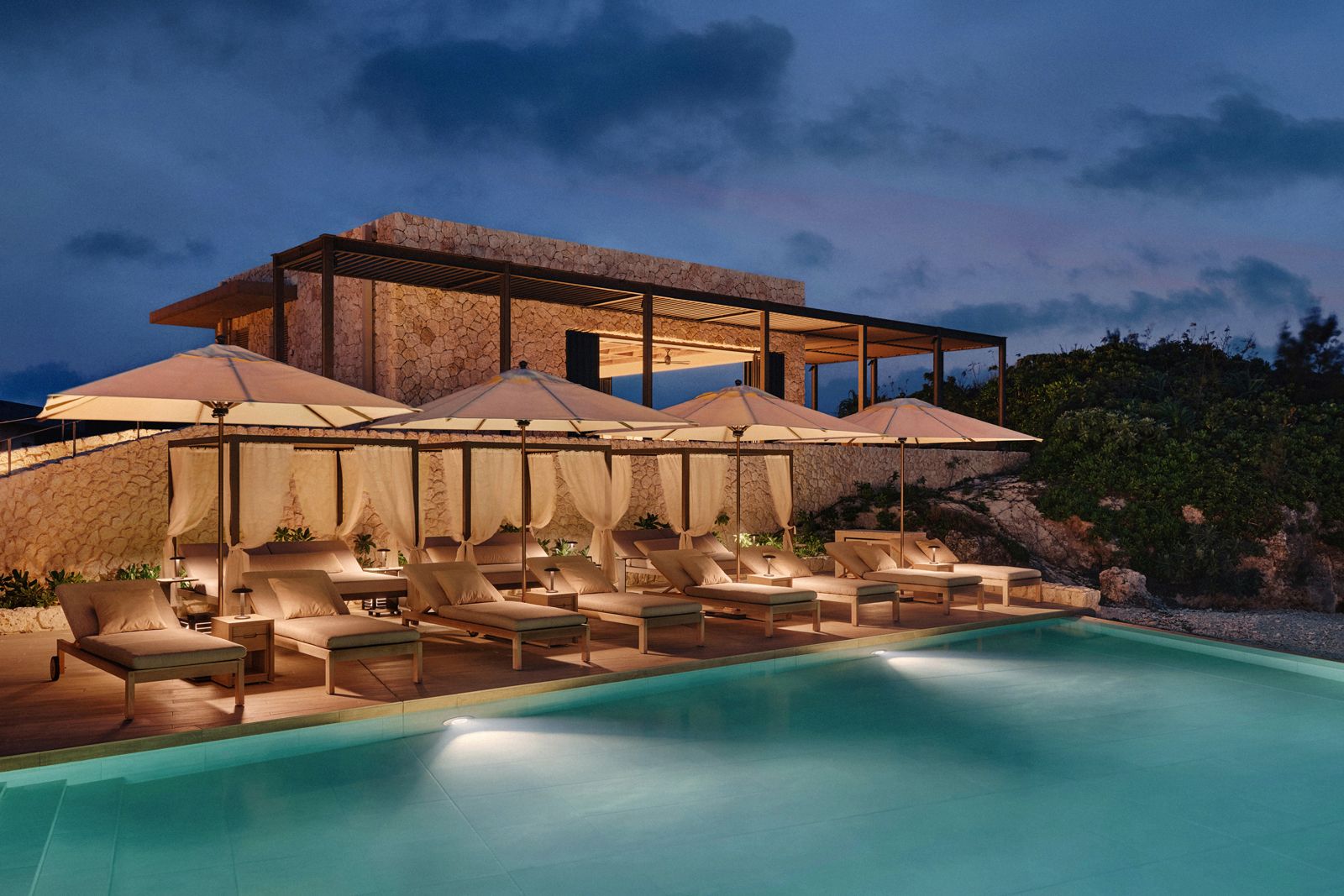 4−RWMYA_Facilities_Infinitypool_MAAS_Night