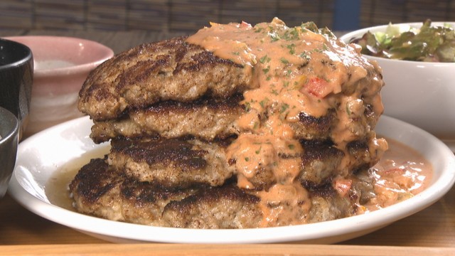 形は悪いけど味は一級品！ご飯が進むふわふわハンバーグ　スパイシーな岡山カレーも一緒に【ほっとマルシェ】