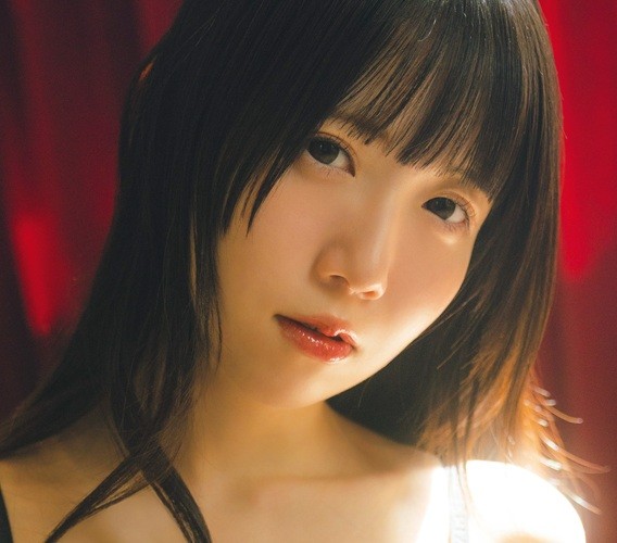 新居歩美(C)光文社/週刊FLASH 写真◎カノウリョウマ