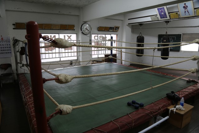 30年前の状態を保存している神戸拳闘会のリング