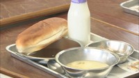 給食のコッペパンに金属片付着　児童・生徒にけが人なし　香川