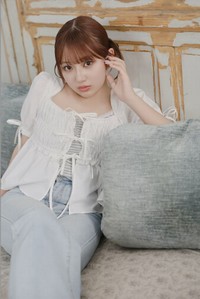 アパレルブランド「SPINNS」の”春夏5大スタイル”で「カジュアルガーリー」に変身した希空