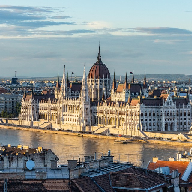 美と文化が重なる街ブダペスト<br>歴史のレイヤーを思考する旅へ