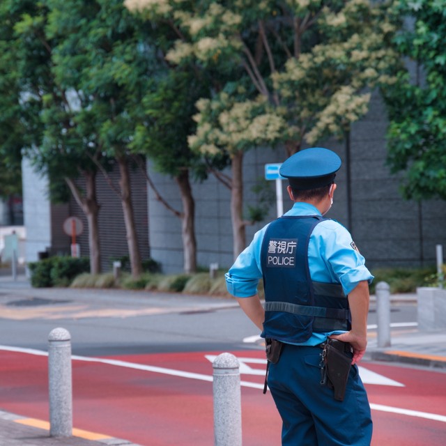 一時停止無視で捕まったけど…　※画像はイメージです（takakichi/stock.adobe.com）