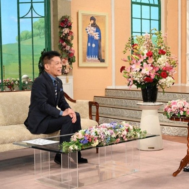 黒柳徹子さん（右）とトークを展開する柳沢慎吾さん