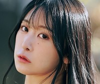 真島なおみ（撮影／岡本武志 ヘアメイク／浦谷すずな（JULLY） スタイリング／工藤沙恵（ミタケイショウ））