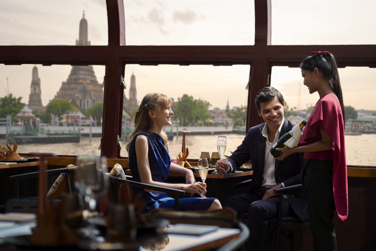 1500_BTTHBK_Dining_Saffron-Cruise_9