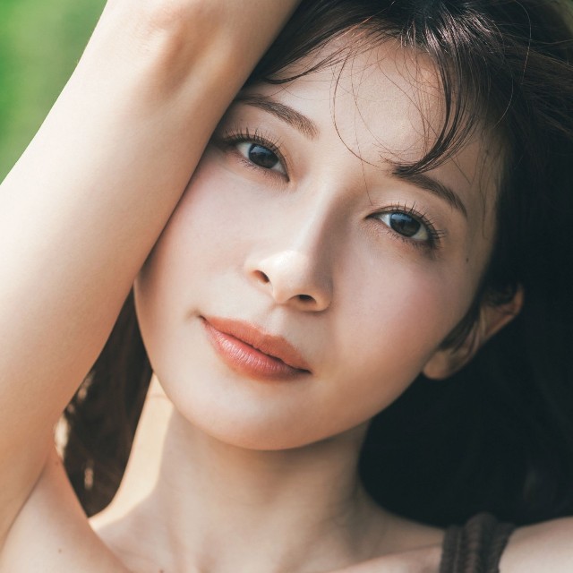 山本里菜1stフォトブック『りな、です』©東京祐／講談社