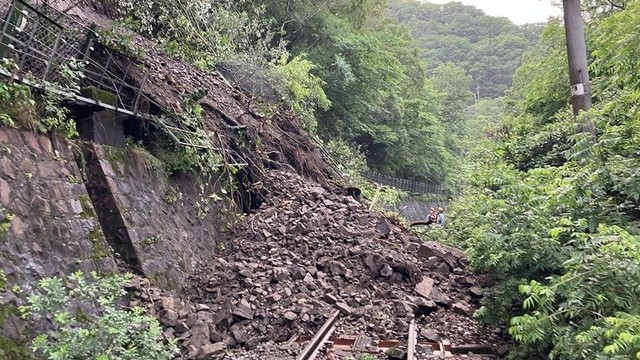 斜面崩落のJR土讃線琴平～阿波池田間　11日始発から運転再開へ　JR四国