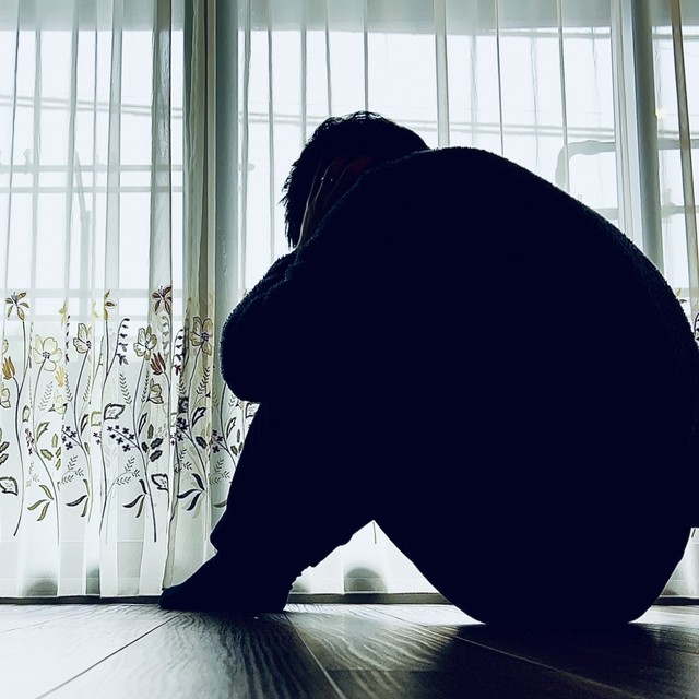 推し活ができたからって働けるわけではない　※画像はイメージです（マイペイ/photoAC）