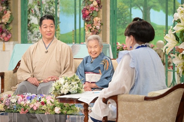ひいきにしている玉川太福さん（左）との共演にご満悦？の玉川祐子さん