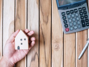 アパート経営は副業になる？　会社員でも始められる？　副業にあたる場合の注意点を解説