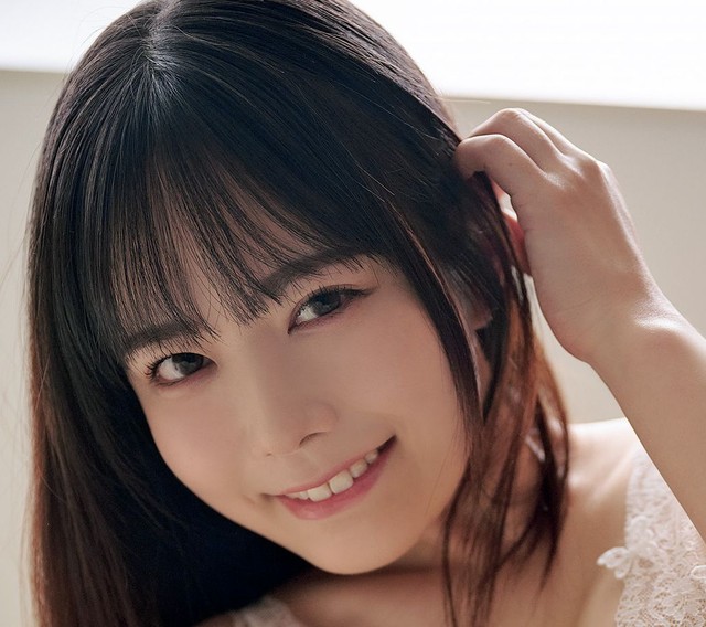 東雲うみ「週刊SPA! 」(扶桑社)8月19日号より＝撮影／土山大輔（TRON） ヘアメイク／塩田結香（JULLY） スタイリング／川上舞乃
