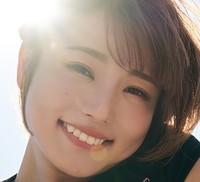 ENA（CYBERJAPAN DANCERS）（撮影：土山大輔（TRON）　ヘアメイク：川畑春菜　スタイリング：米丸友子）