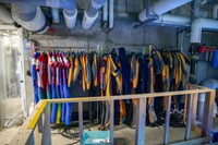 ラグーン水槽は水温が24～25℃のため半袖ウェットスーツ