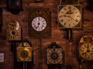 時計が読めない大学院生。ペン１本で第一希望の就職先の切符を手にした